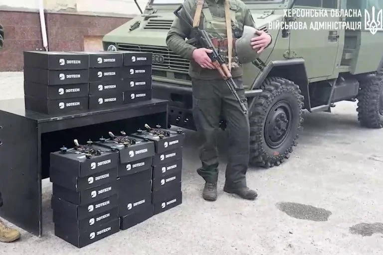 На Херсонщині нацгвардійцям передали авто, човен і дрони від благодійників