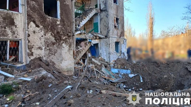 Медики повідомили про стан дитини, яка постраждала внаслідок авіаудару по Херсону