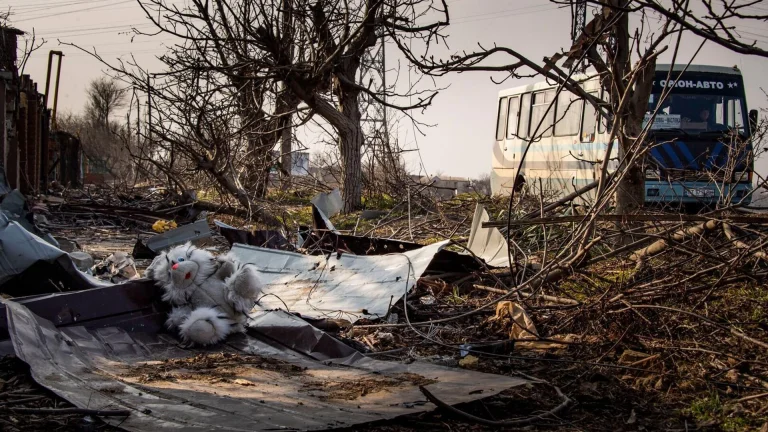 У Каховці на лівобережжі Херсонщини 5 днів немає електрики, опалення та газопостачання, – законна влада