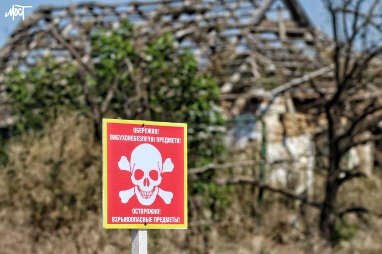 У Червоному Маяку на Херсонщині на російській міні підірвались двоє чоловіків