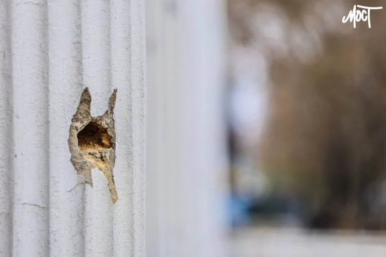 Через ворожі обстріли минулої доби на Херсонщині пошкоджено 9 багатоповерхівок