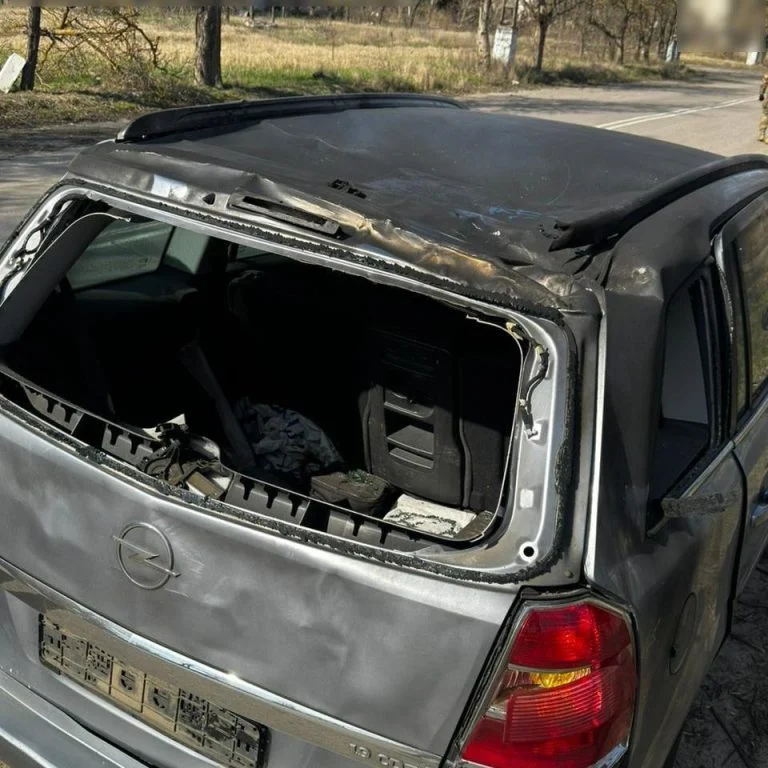 У Нововоронцовці ворожий дрон пошкодив авто