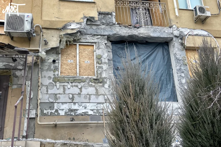 Армія РФ обстріляла передмістя Херсона: поранено чоловіка обстріли