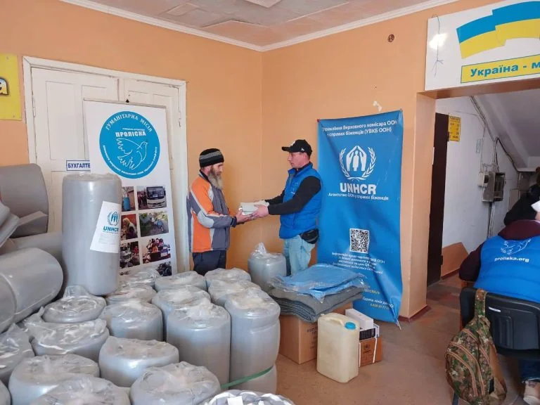 Жителям Зеленівки на Херсонщині передали гумдопомогу