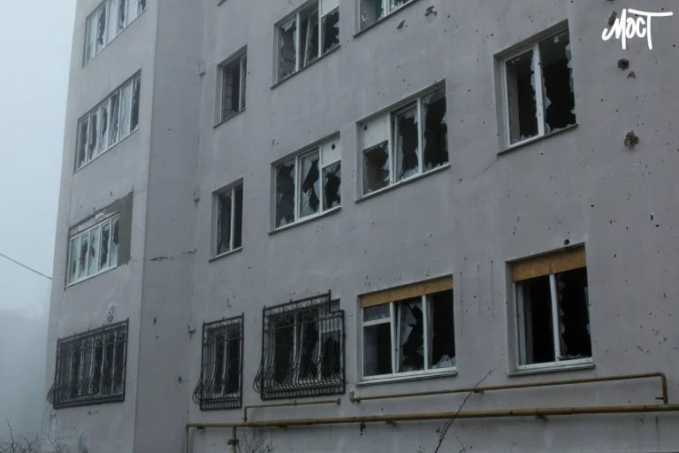 Армія РФ вдарила по житловому кварталу Херсона (відео)