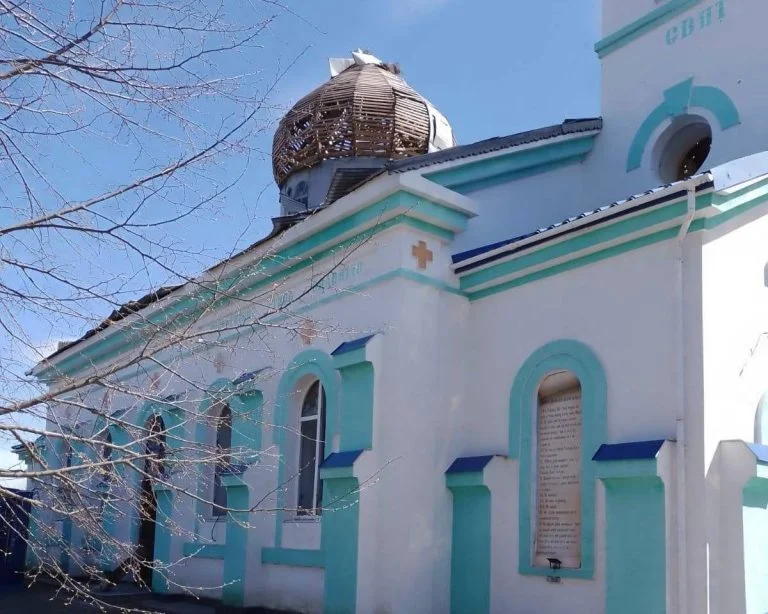 На Херсонщині Армія РФ поцілила у храм (фото)