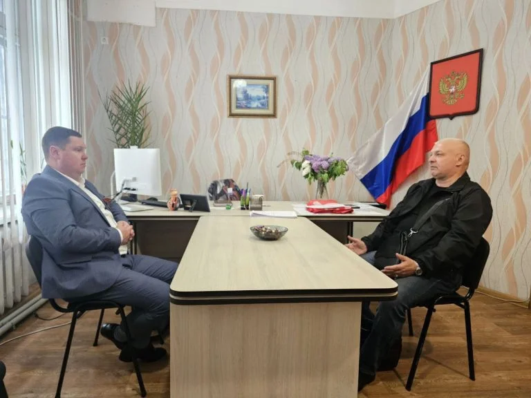 Шахрай з Нової Каховки співпрацює з окупаційної владою