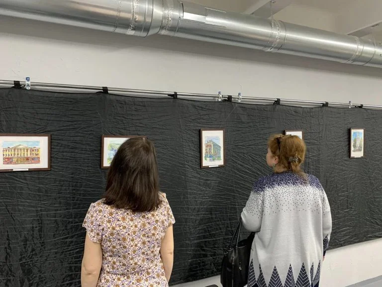 У Херсоні відкрилась виставка картин херсонця Олексія Мельниченка