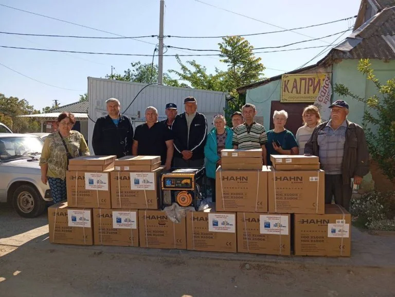 Жителям Антонівського округу передали понад 60 генераторів