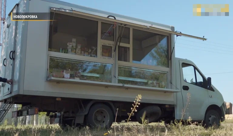 На ТОТ Херсонщини росіяни привезли “магазини на колесах”