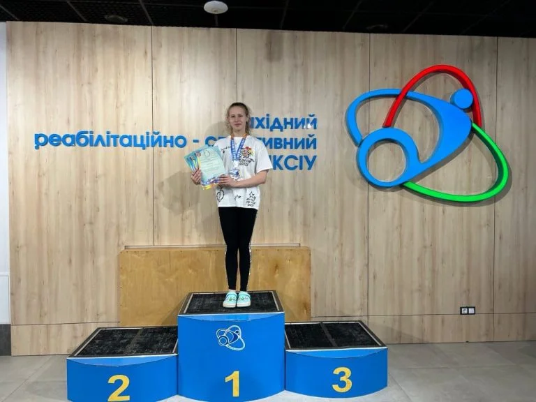 Плавчиня з Херсона виборола на паразмаганнях призові місця