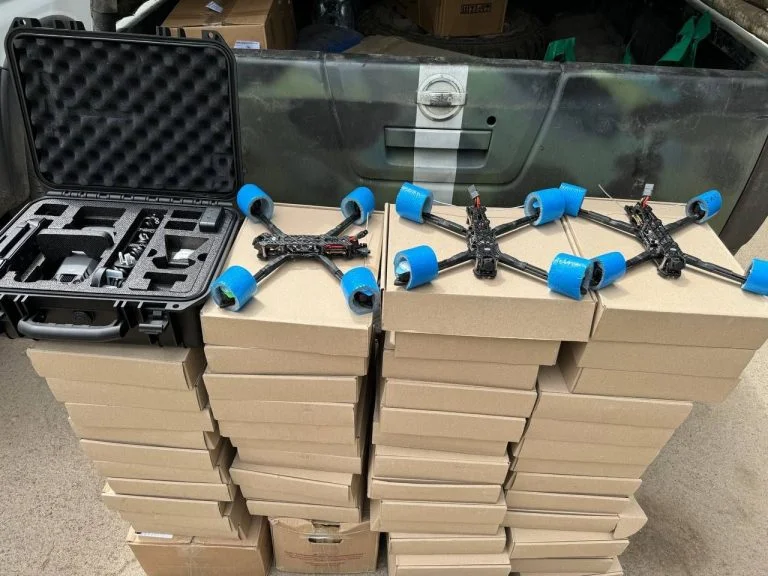 Морпіхам на Херсонському напрямку передали сотню безпілотників різного типу