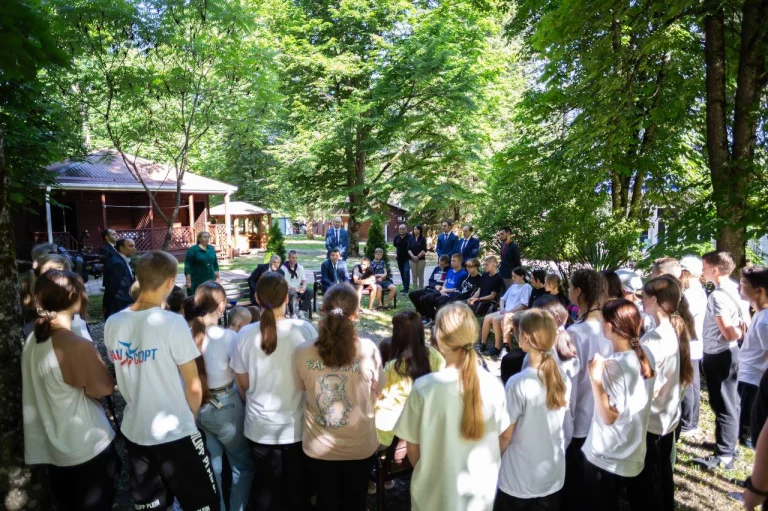 Окупанти відправили чергову групу дітей з лівобережжя Херсонщини на Далекий Схід