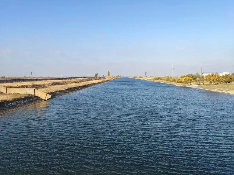 Окупанти хочуть виловити всю рибу з Каховського каналу на ТОТ Херсонщини