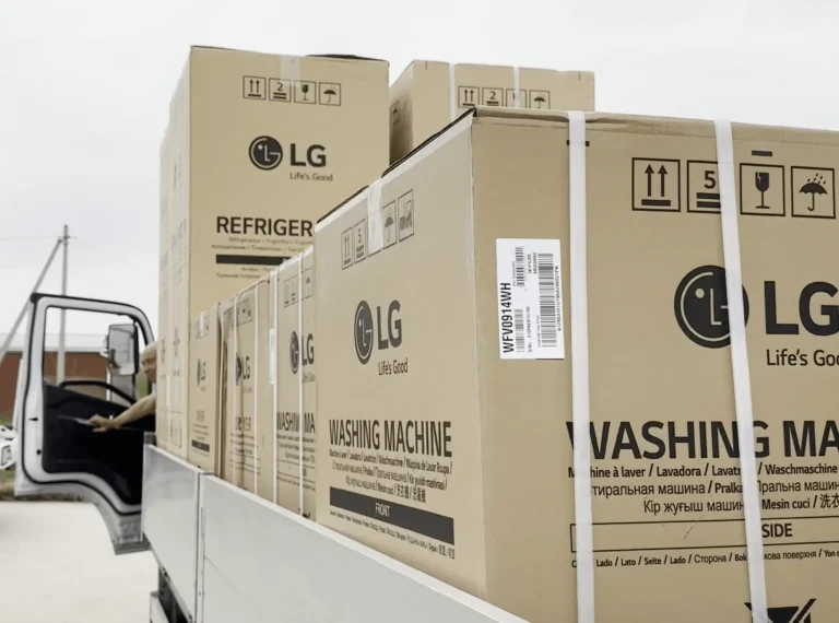 Жителі Херсонщини, які постраждали від підриву Каховської ГЕС отримали побутову техніку