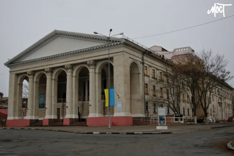 “Театр там, де ми”: як цьогоріч проходитиме фестиваль “Мельпомена Таврії” Стало відомо скільки у бюджеті Херсонщини-2025 передбачили на гуманітарну політику