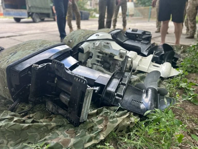 Військовим на Херсонському напрямку передали двигуни для човнів