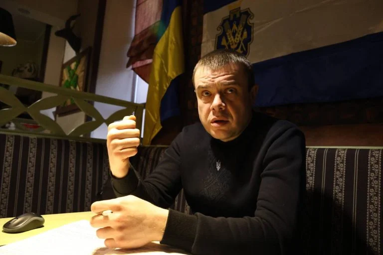 Журналісти викрили схему із завищенням цін на будматеріали для оборонних споруд на Херсонщині