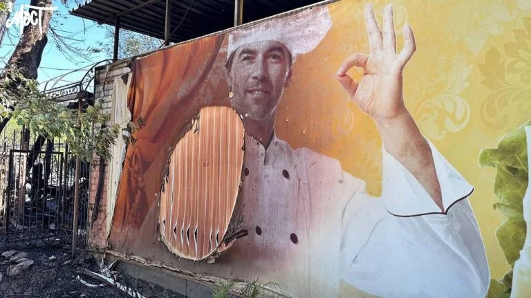 Росіяни повністю зруйнували у Херсоні кафе “Літо” (фото)