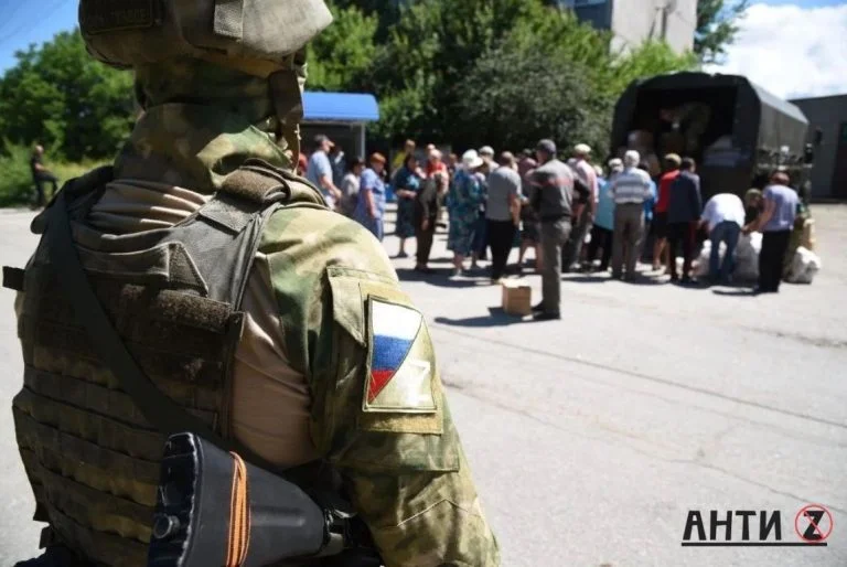 В Олешках фіксують присутність Росгвардії, яка посилює тиск на місцевих жителів, – Жовта стрічка