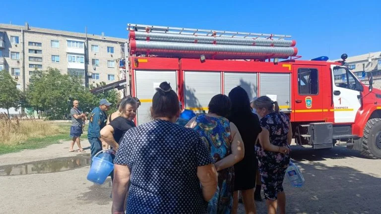 Генічеськ на лівобережжі Херсонщини залишається без води, світла та зв’язку