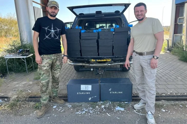 Херсонщина передала нацгвардійцям FPV-дрони та супутникові модеми