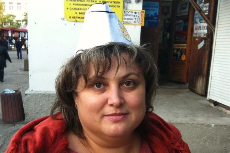 Суд заочно дав 3 роки в’язниці незаконній директорці ліцею в Сиваському