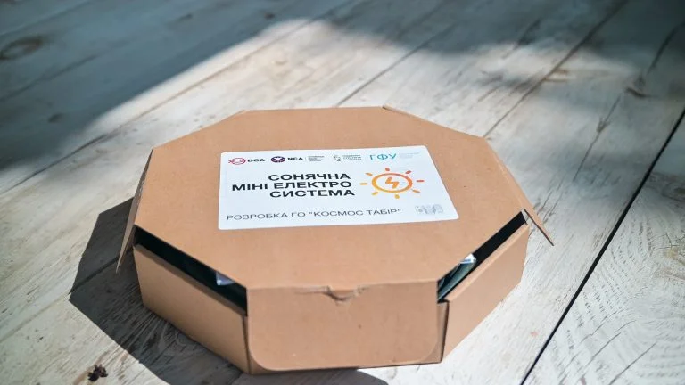 Мешканці Бериславського району Херсонщини отримали сонячні міні-електросистеми