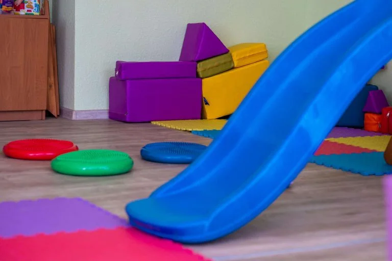 У Великій Олександрівці облаштували дитячу кімнату та кабінет психолога