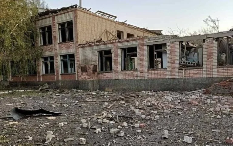 Росіяни зруйнували ще одну школу на Херсонщині (фото)