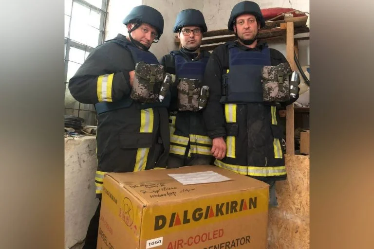 У Дар’ївській громаді місцевим пожежникам передали генератори