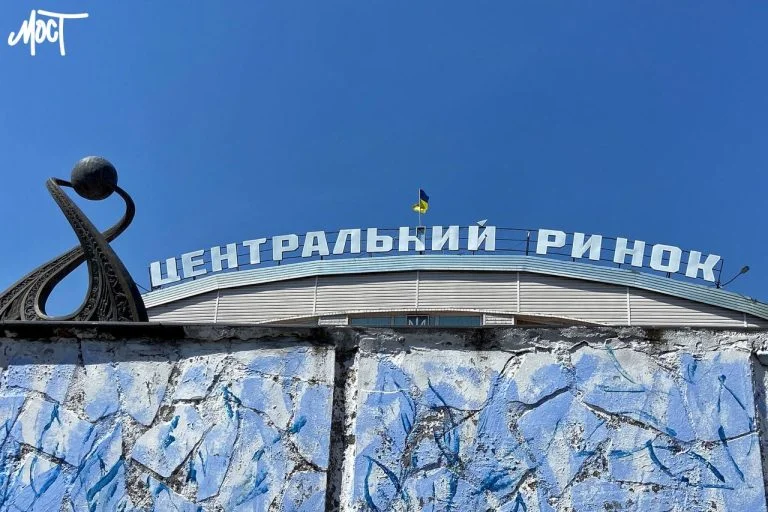 Унаслідок нічного обстрілу в Херсоні знищено торгівельні кіоски (ВІДЕО)