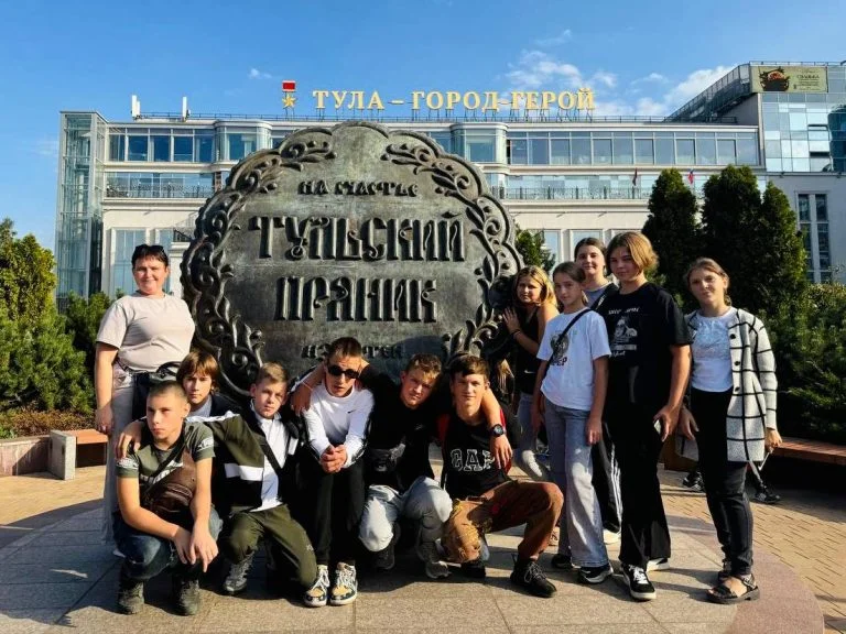 Окупанти повезли дітей з ТОТ Херсонщини “культурно збагачуватись” до російської Тули