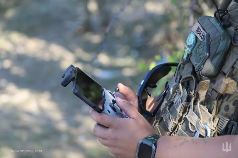 ЗСУ знищили командний пункт росіян на лівобережжі Херсонщини (відео)