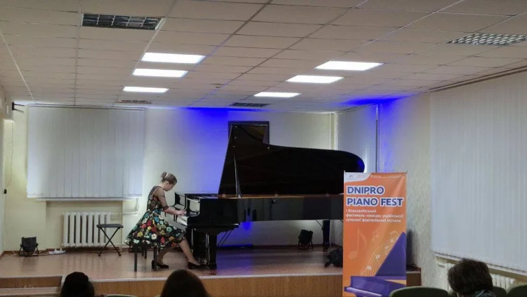 Піаністка з Херсонщини стала призеркою трьох музичних конкурсів