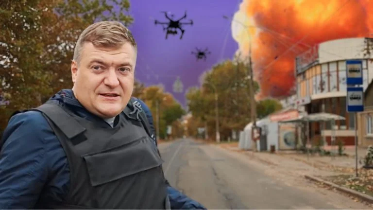 Журналісти тікають від російського дрона у Херсоні (ВІДЕО)