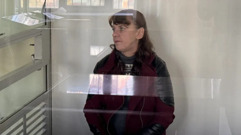 Жінку, звинувачену в держзраді та причетності до смерті херсонця, виправдали