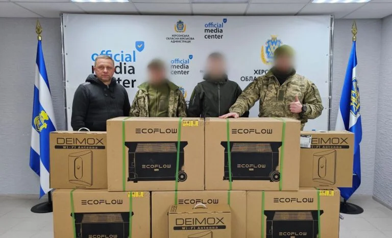 Морпіхи на Херсонщині отримали станції підсилення сигналів наземних систем