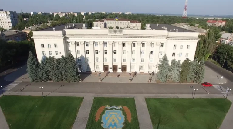 Херсонська облрада приховала розмір зарплат керівництва за грудень херсонська облрада