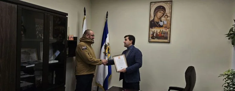 Путін нагородив подякою одного з незаконних міністрів на ТОТ Херсонщини Ігор Астранін отримує подяку від Путіна