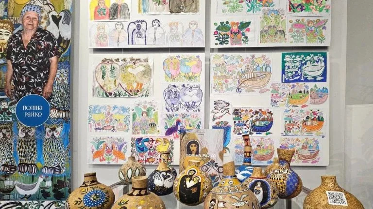 У Вінниці відкрили виставку про Херсон та Херсонщину У Вінниці 29 листопада відкрили виставку "Артефакти" у рамках проєкту "Херсон: визволення пам’яті".