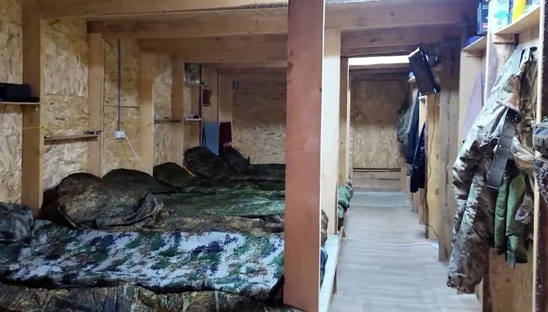 У Міноборони РФ прозвітували про обладання "захищеного підземного комплексу" для російських десантників на Каховському напрямку.