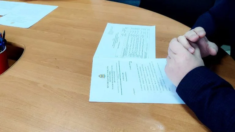 При окупаційній Херсонській обласній думі хочуть сформувати молодіжний парламент При окупаційній Херсонській обласній думі хочуть сформувати молодіжний парламент.