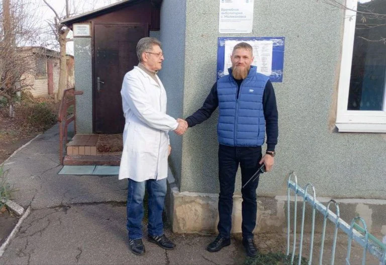 Окупаційна влада Херсонщини похвалилася тим, що провела інтернет в амбулаторію у Малокаховці Каховського району на Херсонщині.