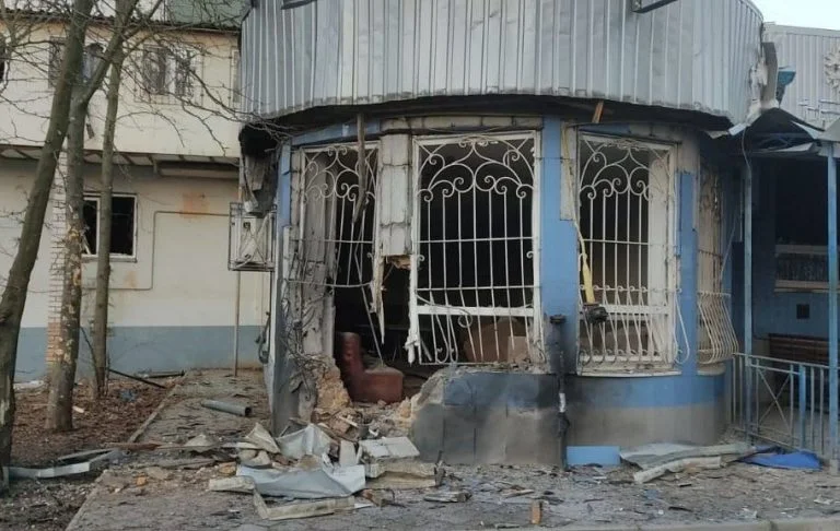 До двох збільшилася кількість загиблих унаслідок російського масованого обстрілу Херсона.