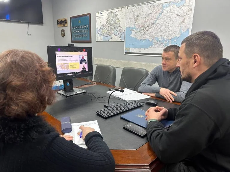 У Херсонській ОВА стверджують, що забезпечили безперешкодним доступом для маломобільних  верст населення майже 25% захисних споруд області.