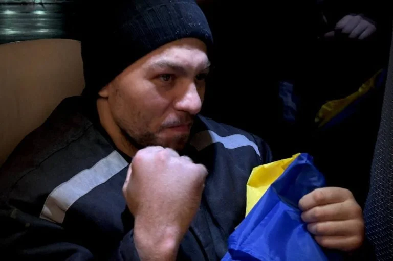 189 українців повернулися з російського полону: серед них і ті, хто воював на Херсонщині