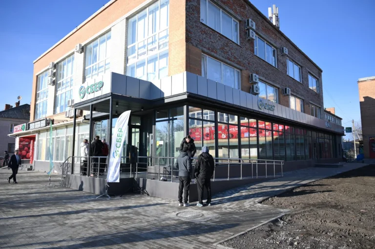 На лівобережжі Херсонщини запрацював найбільший підсанкційний банк РФ