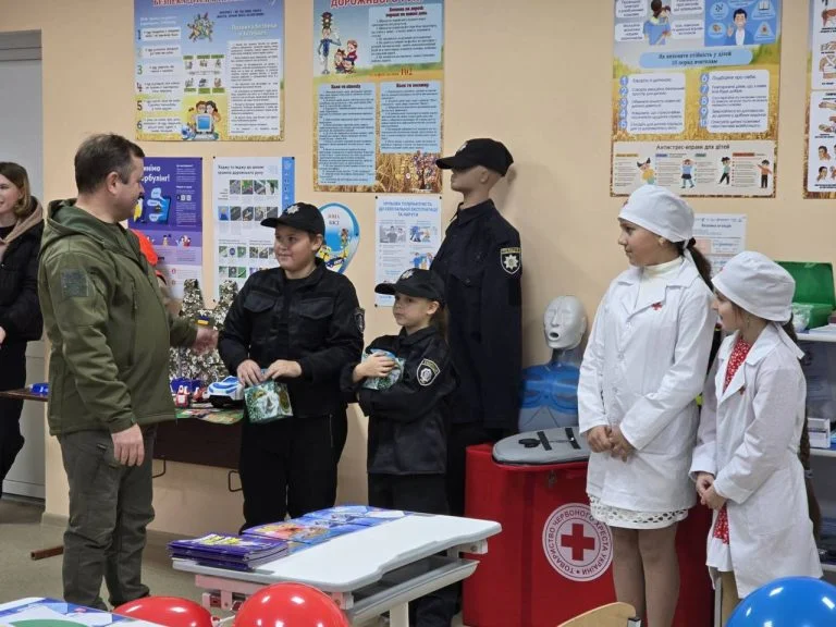На Херсонщині відкрили ще два простори безпеки для дітей Відкриття класів безпеки на Херсонщині