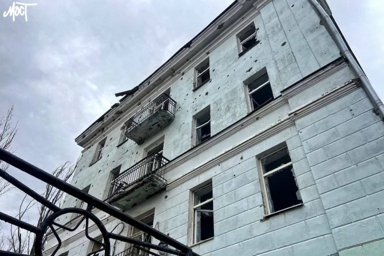 Унаслідок масованого обстрілу Херсона 1 людина загинула, ще 10 – отримали поранення (ОНОВЛЕНО) Від російських ударів минулої доби на Херсонщині загинуло 3 людей. Ще одна людина дістала поранення.